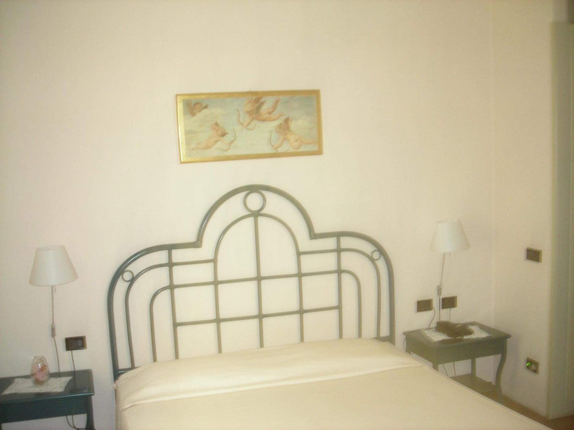 Locanda Del Boscogrande Montegrosso dʼAsti Zimmer foto