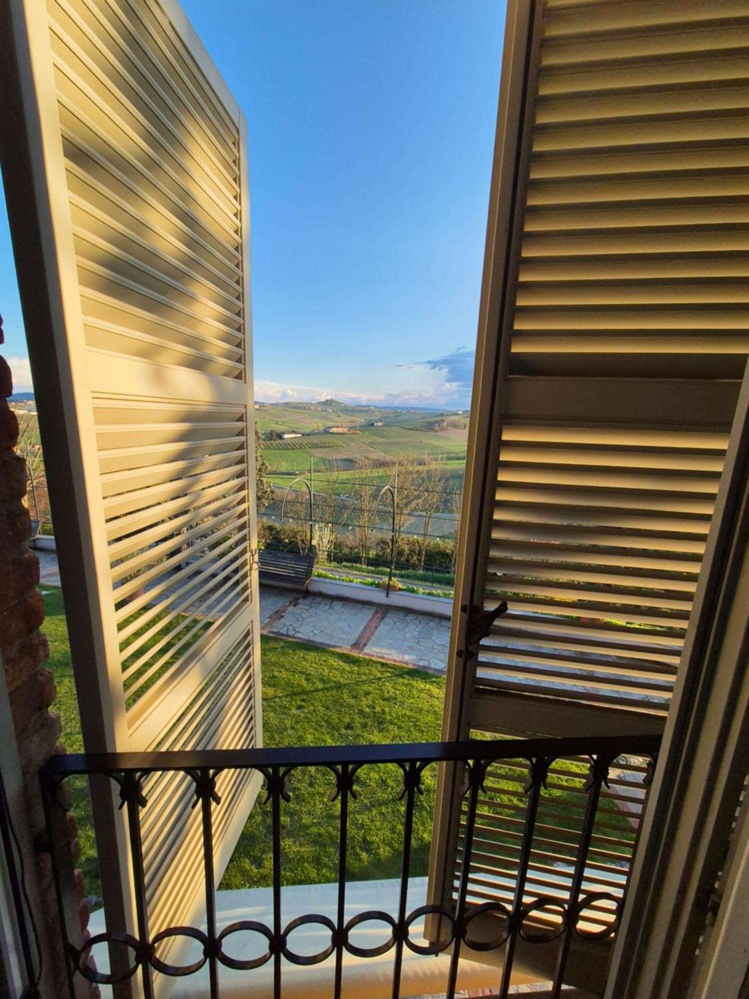 Locanda Del Boscogrande Montegrosso dʼAsti Exterior foto